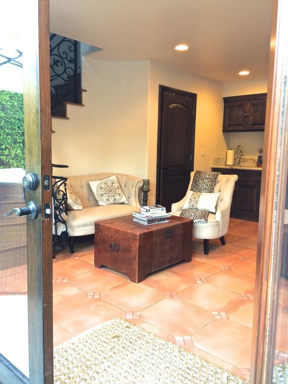 Selby Ave Villa Los Angeles